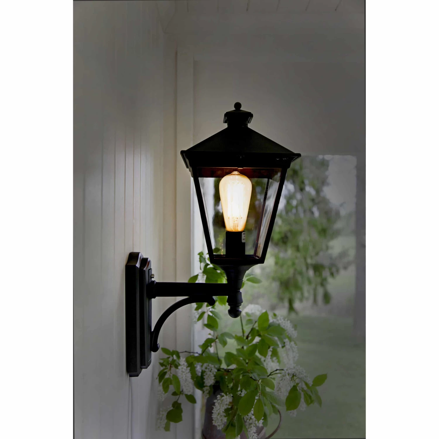 LED Kolben Mit Dämmerungssensor 4,2W (≈30W) 2100K – Bild 3